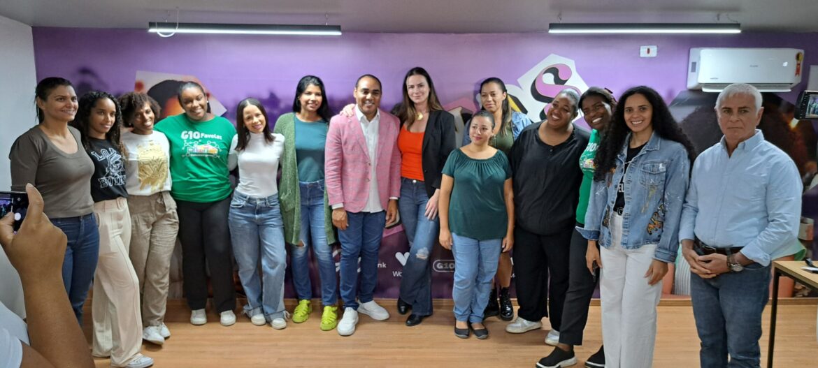 “Donas de Si”: programa de crédito e educação financeira  para mulheres empreendedoras de favelas 